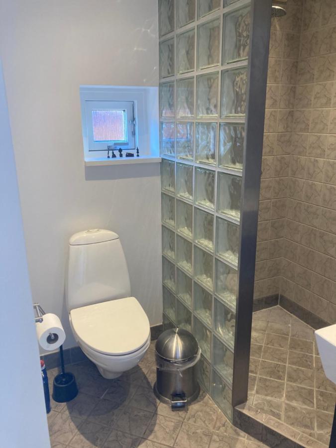 Vaerelse, Bad Og Toilet I Villa Næstved エクステリア 写真